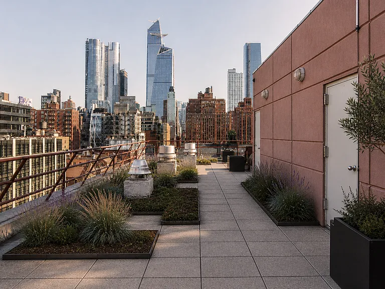 460 W 20th St #4C — Photo 6