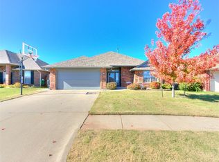 3103 Carey Pl, Moore, OK 73160
