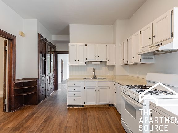 3rd image of 1044 W Montana St APT 2F
