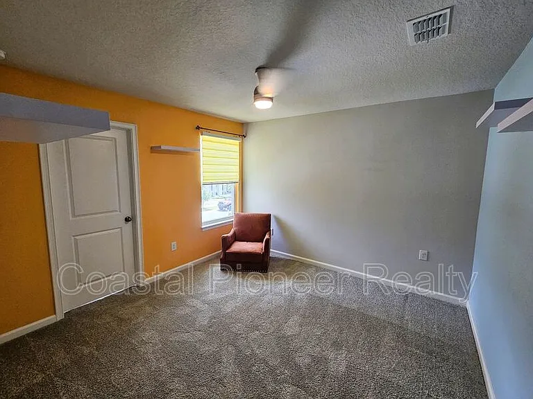 19403 Blue Pond Dr — Photo 35