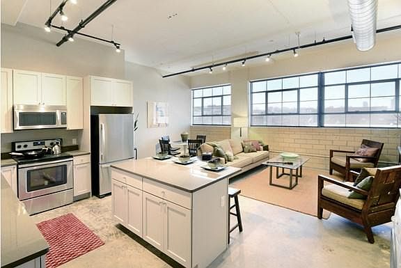 2nd image of 3965 Laclede Ave APT 318