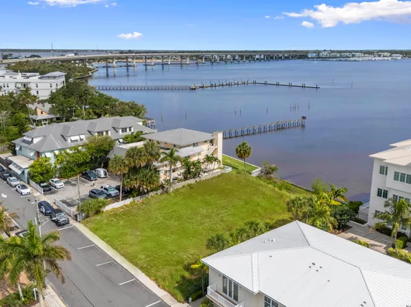 39 SE Seminole Street, Stuart, FL 34994