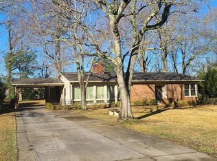 106 York St, Clinton, SC 29325