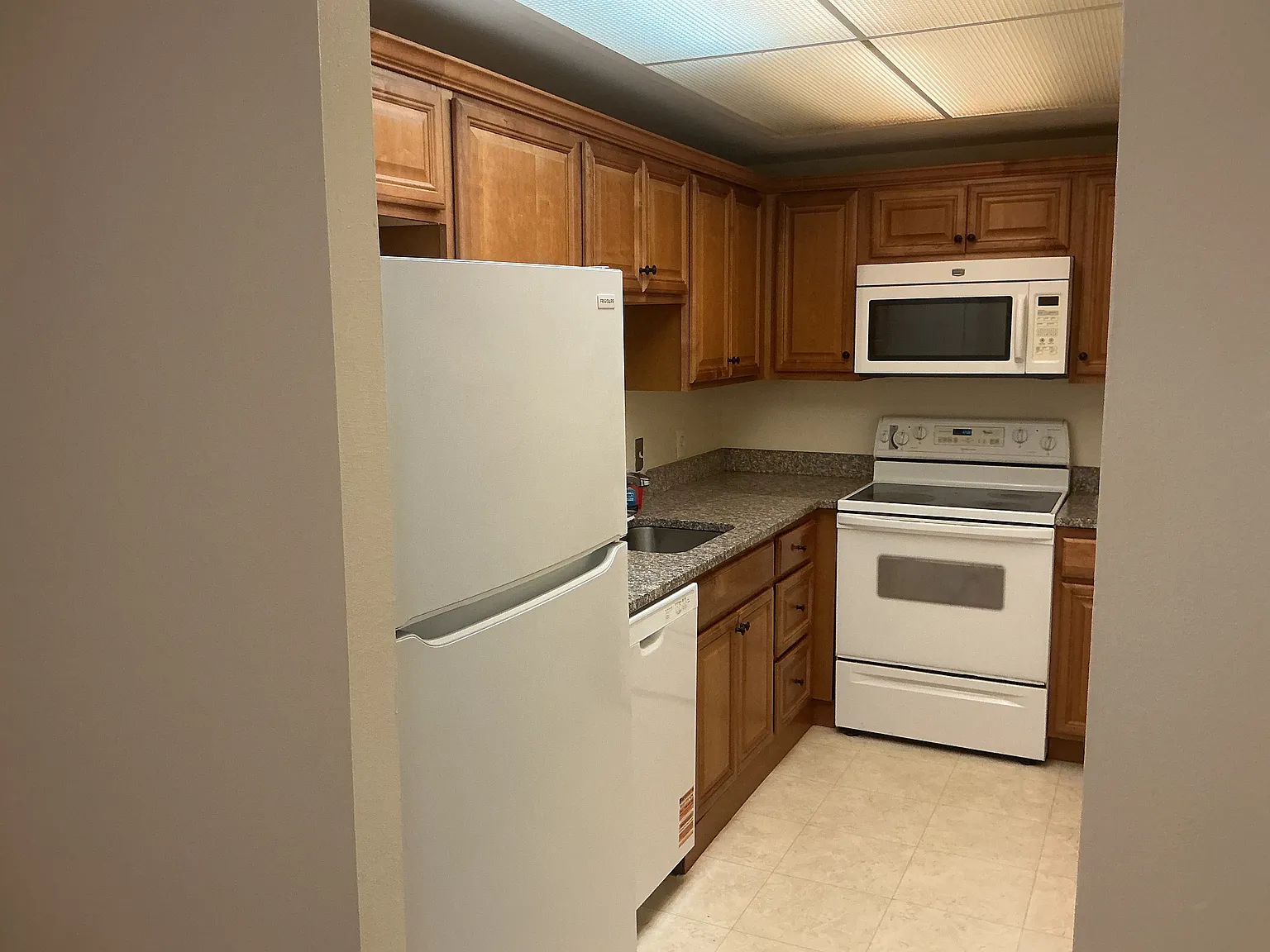 2 bed, 1112 sqft, $2,450 — Photo 3
