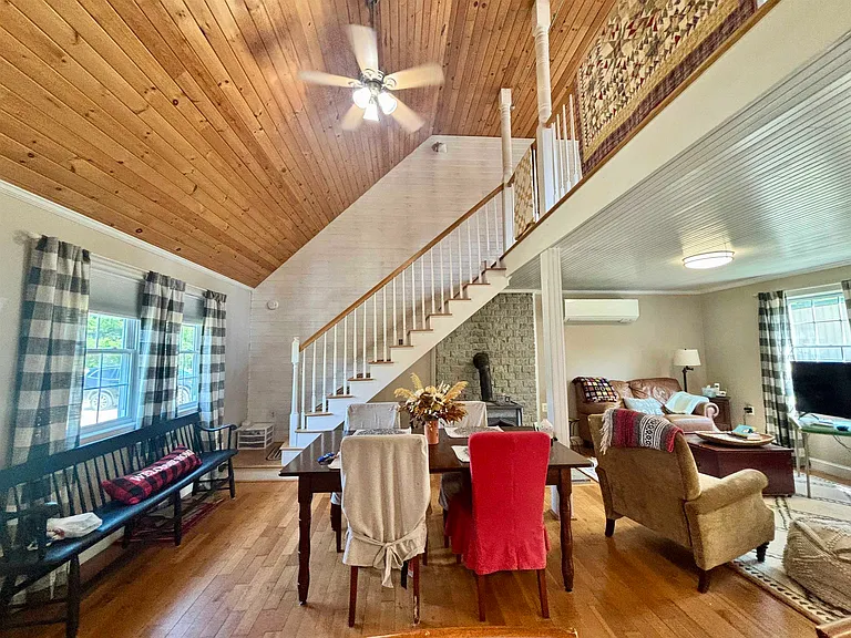 353 Forest Rd — Photo 18