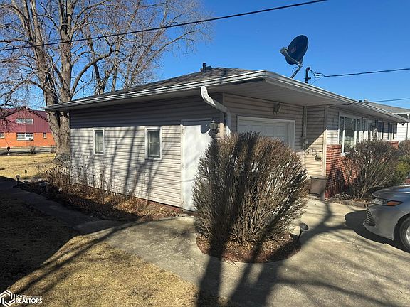 2nd image of 321 Lynwood Ave