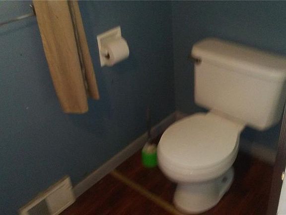 5th image of 202 Dartmouth Ave