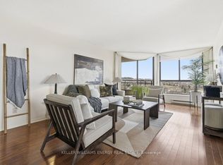 900 Wilson Rd N #1304, Oshawa, ON L1G7T2