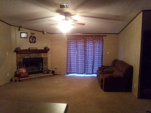 3rd image of 708 Cummings Ln