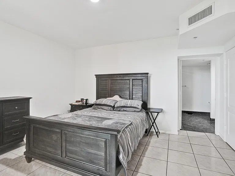 100 N Federal Hwy #723 — Photo 41