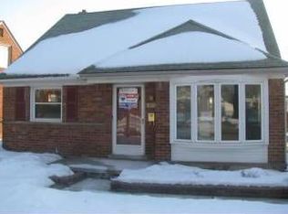1071 16th St, Wyandotte, MI 48192