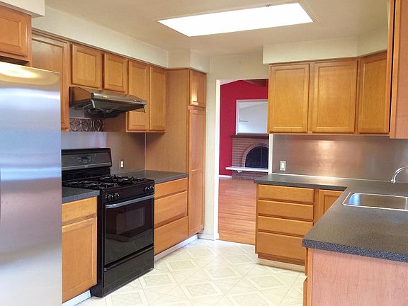5th image of 12135 SE 45th Pl