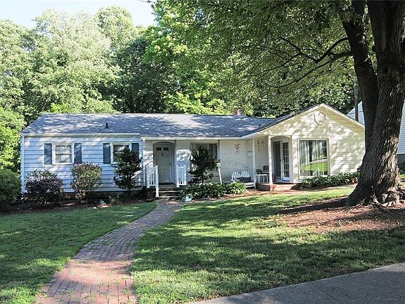 3rd image of 3801 Parkwood Dr