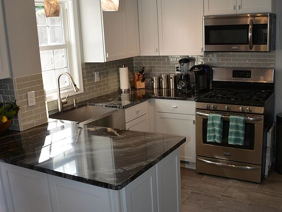4th image of 2719 Farnsworth Dr