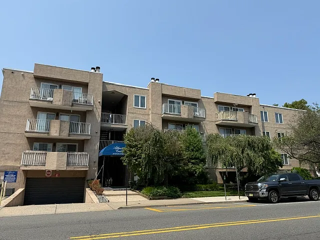 105 State St #3E — Photo 1