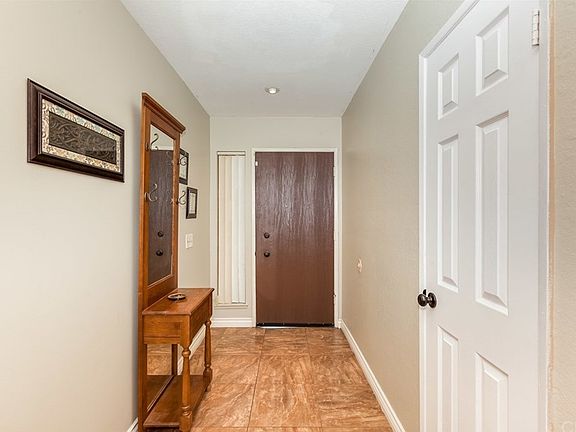 4th image of 1418 N Sacramento Pl