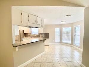 5th image of 102 Midland Ct