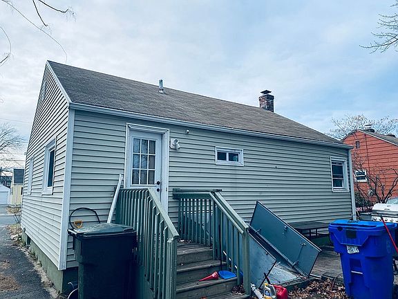 5th image of 74 Lawrence St