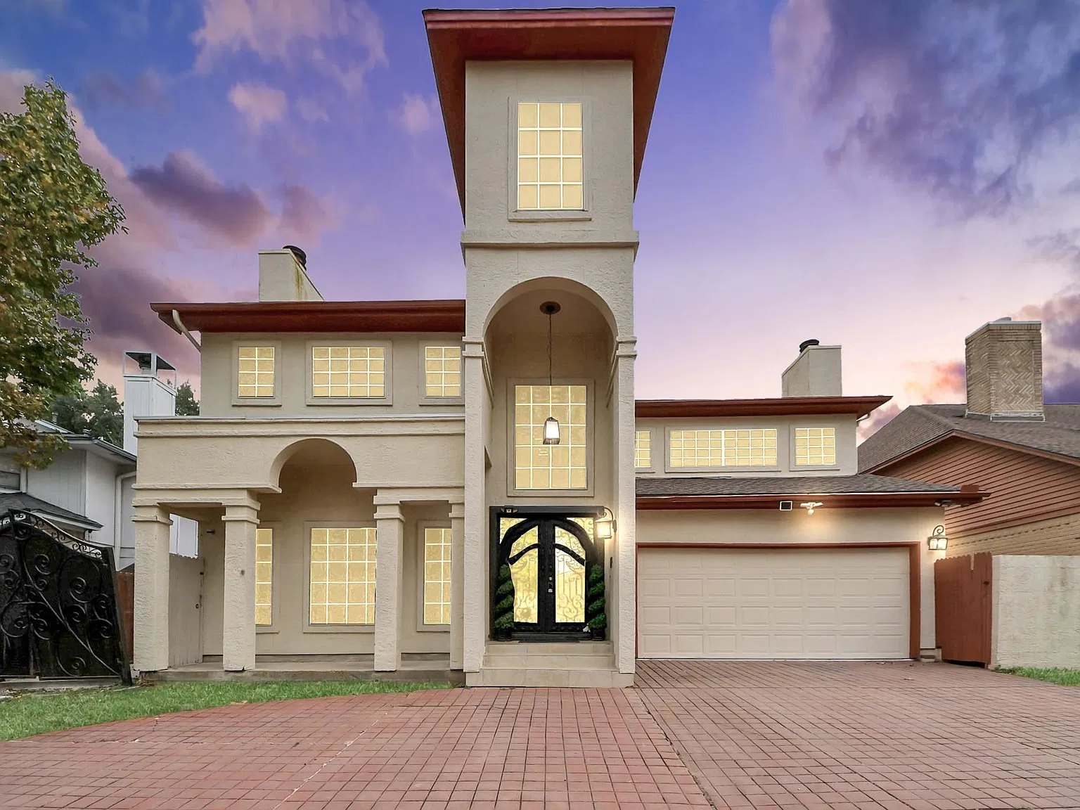5 bed, 2.5 bath, 2729 sqft, $3,500 — Photo 1