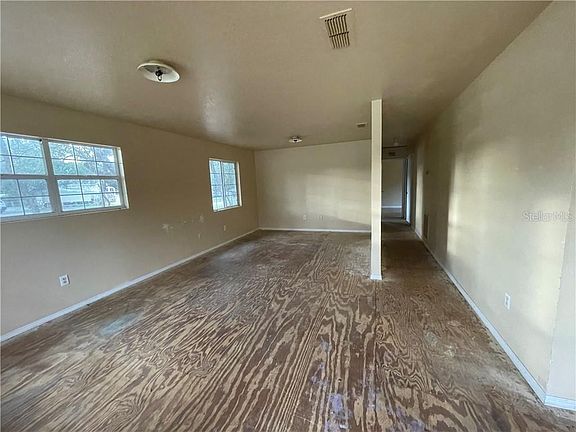 5th image of 18475 SE 58th Pl