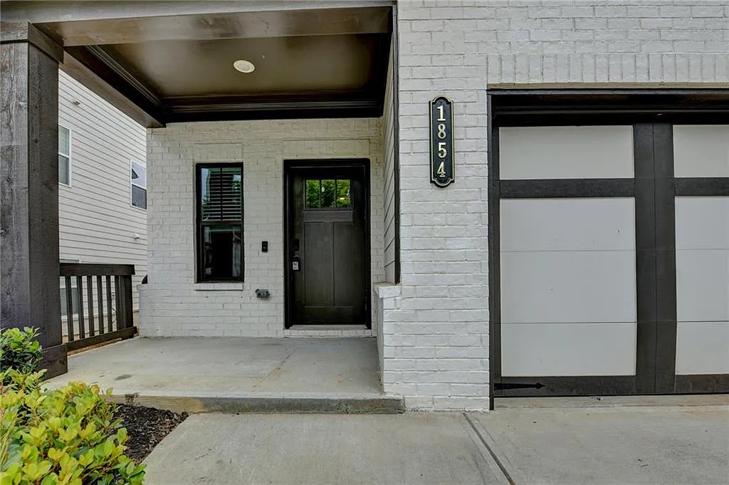 5 bed, 3.5 bath, 2621 sqft, $2,750 — Photo 3