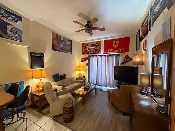 4th image of 436 Thayer St Unit 4