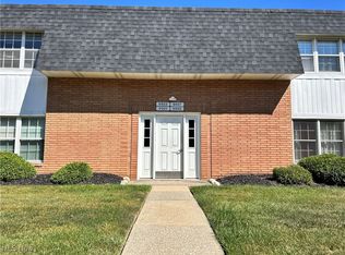 6923 N Parkway Dr, Cleveland, OH 44130