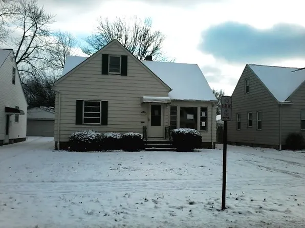 13508 Maple Leaf Dr, Garfield Heights, OH 44125