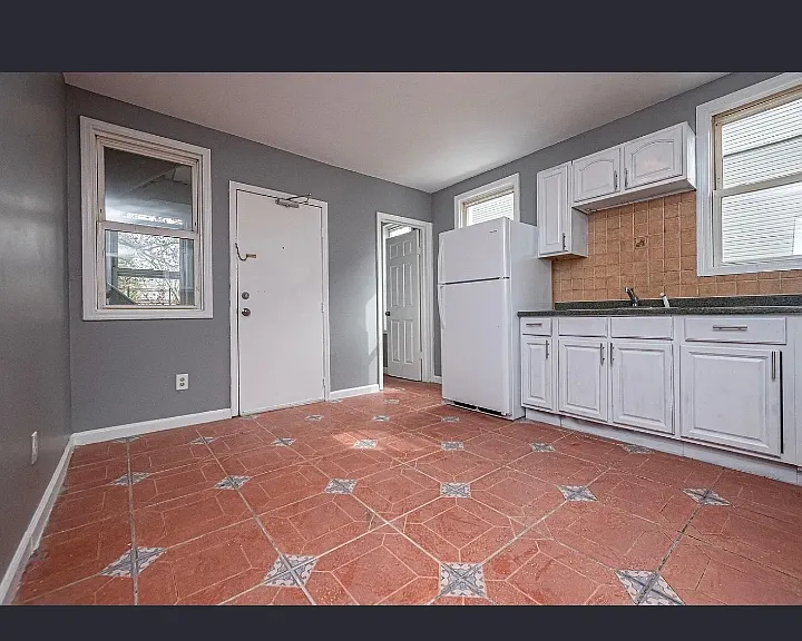 114 Chadwick Ave #1L — Photo 1