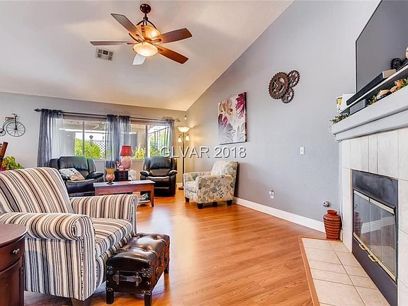 5th image of 2708 W El Campo Grande Ave