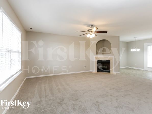 2632 Blue Moss Dr, Dallas, NC 28034