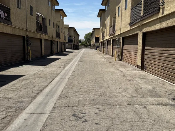 9131 Burnet Ave, North Hills, CA 91343