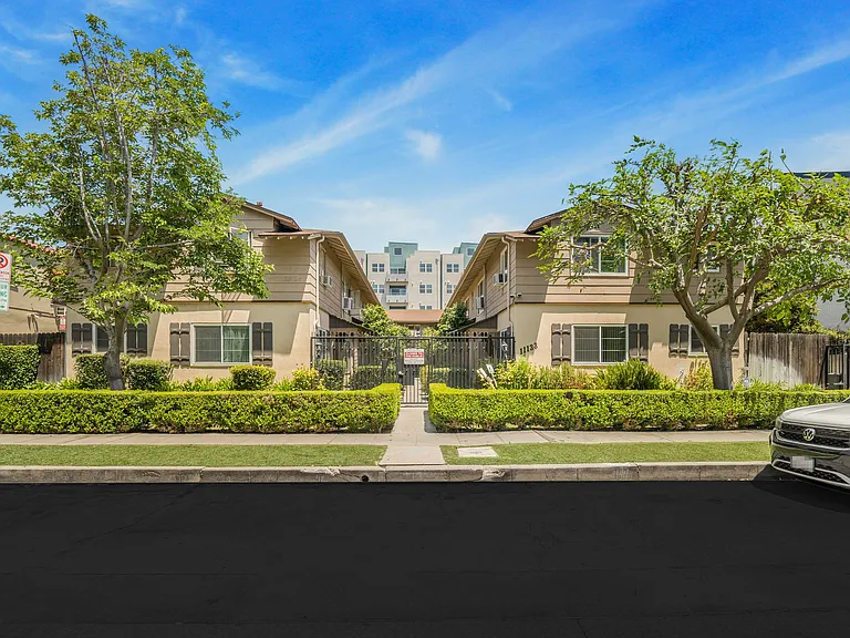 11133 Hesby Street exterior
