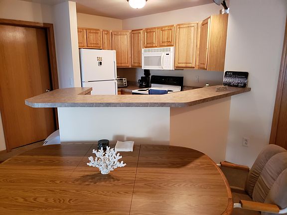 3rd image of 880 Garden Dr #91