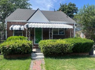 5 Wilton Street, New Hyde Park, NY
