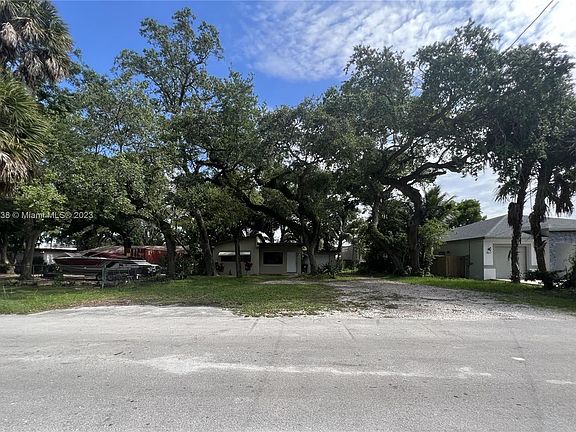 2nd image of 1525 SW 27th Ct