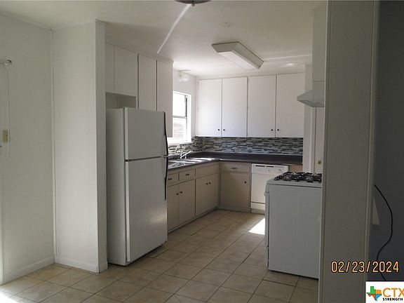 5th image of 2206 Davis Dr