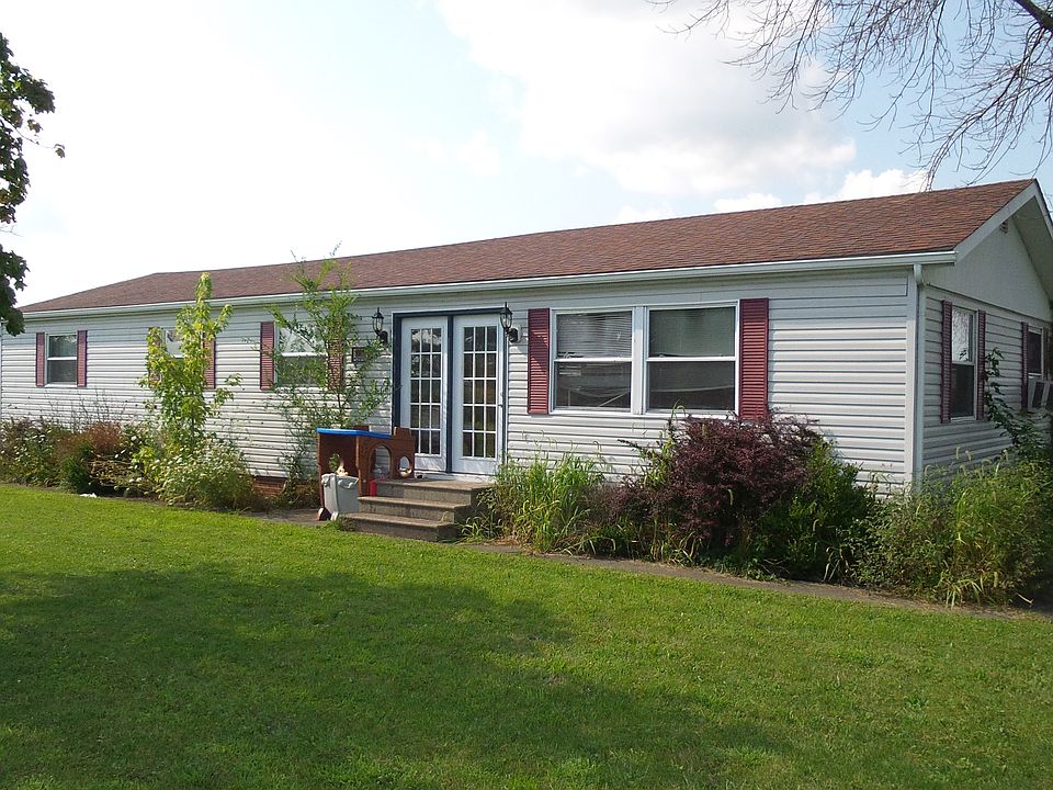2nd image of 10011 Versailles Southeaste Rd