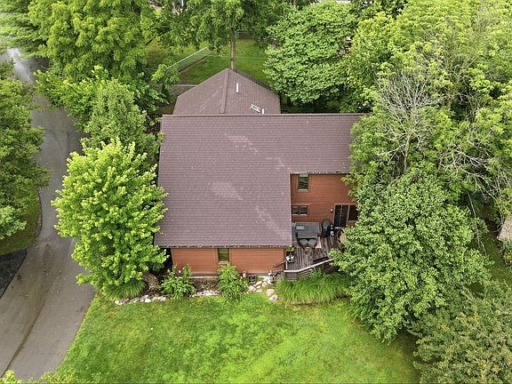 3rd image of 482 Beachside Dr