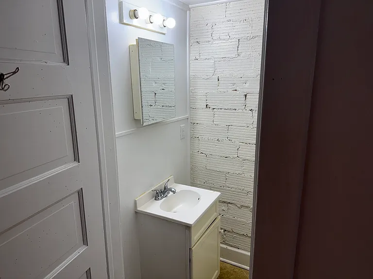 1417 Washington St — Photo 3