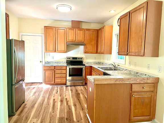 2nd image of 316 Brown Cir
