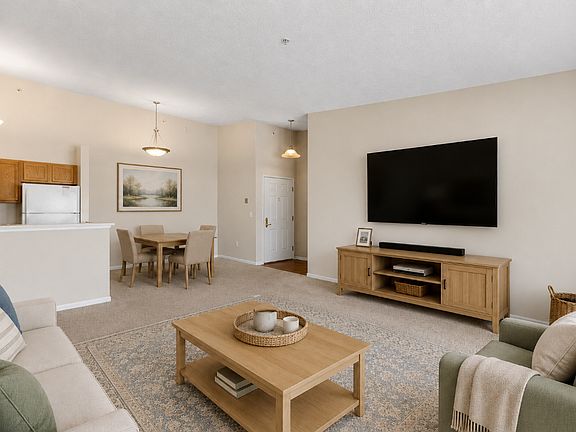 2nd image of 3814 Cascades Blvd #311