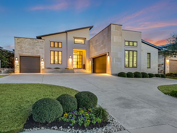 2nd image of 8313 Carranzo Dr