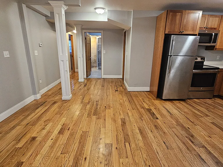 28 E Grand Ave #B1 — Photo 3