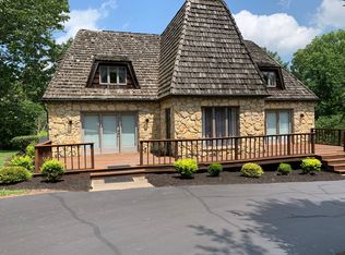 243 N Hickory Hills Dr, Columbus, IN
