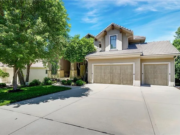 25312 W 96th Ter, Lenexa, KS 66227