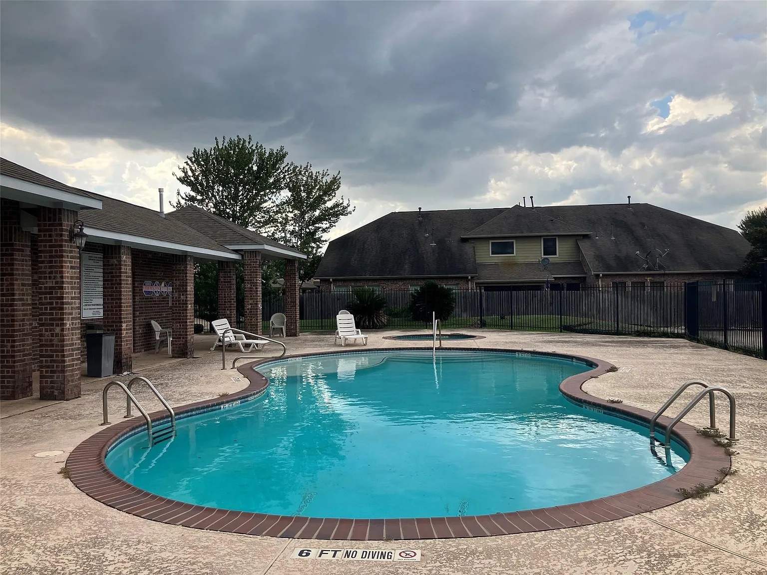 3 bed, 2.5 bath, 2177 sqft, $2,200 — Photo 3
