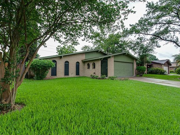 3rd image of 8103 Enchanted Forest Dr