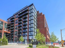 2300 Saint Clair Ave W