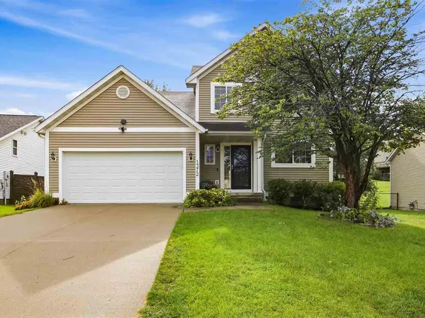 1372 Woolridge Dr, Coralville, IA 52241